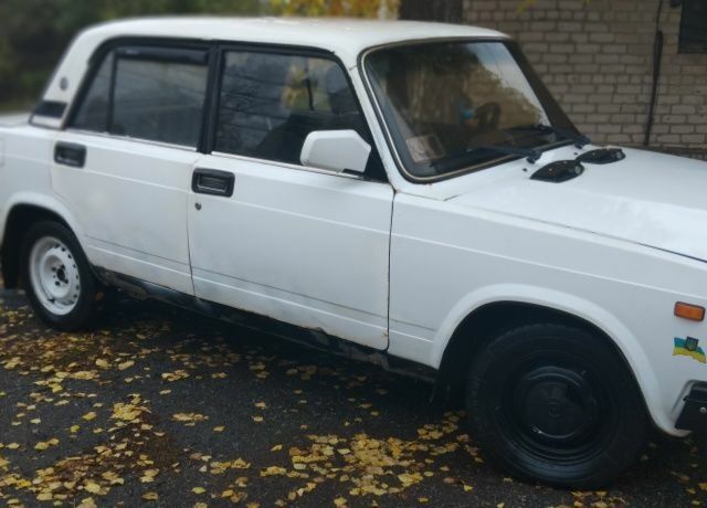 Білий ВАЗ 2107, об'ємом двигуна 1.5 л та пробігом 56 тис. км за 358 $, фото 1 на Automoto.ua