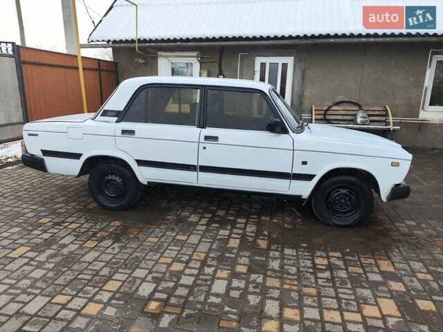 Белый ВАЗ 2107, объемом двигателя 1.5 л и пробегом 150 тыс. км за 500 $, фото 4 на Automoto.ua