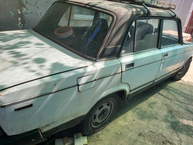 Белый ВАЗ 2107, объемом двигателя 1.5 л и пробегом 2 тыс. км за 350 $, фото 1 на Automoto.ua