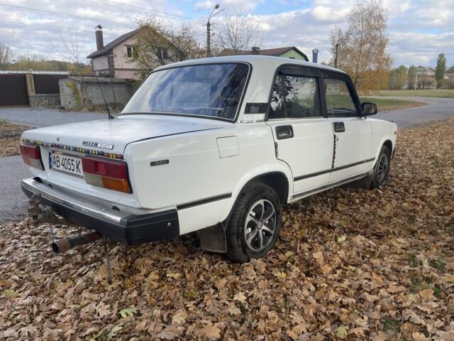 ВАЗ 2107 1989 в Калиновке на Automoto.ua Белый ВАЗ 2107, объемом двигателя 0 л и пробегом 777 тыс. км за 900 $, фото 2 на Automoto.ua