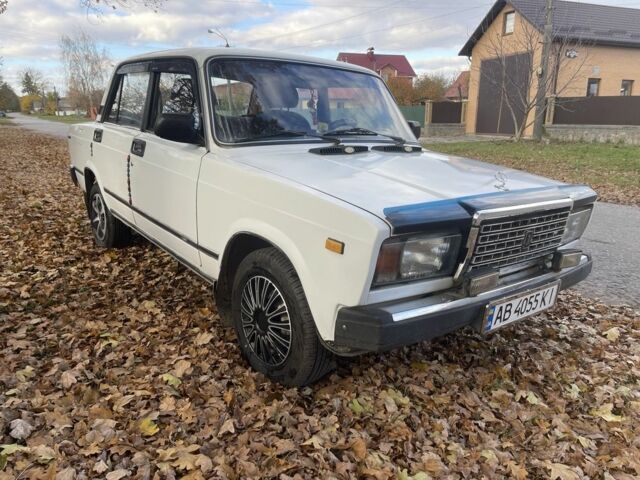 ВАЗ 2107 1989 в Калиновке на Automoto.ua Белый ВАЗ 2107, объемом двигателя 0 л и пробегом 777 тыс. км за 900 $, фото 1 на Automoto.ua