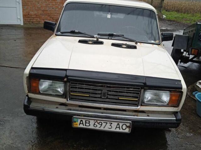 Белый ВАЗ 2107, объемом двигателя 1.5 л и пробегом 400 тыс. км за 800 $, фото 1 на Automoto.ua