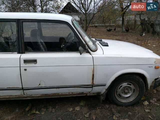 Белый ВАЗ 2107, объемом двигателя 1.5 л и пробегом 180 тыс. км за 471 $, фото 5 на Automoto.ua