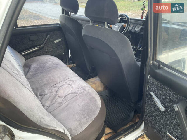 ВАЗ 2107 1989 в Виннице на Automoto.ua Белый ВАЗ 2107, объемом двигателя 1.45 л и пробегом 777 тыс. км за 900 $, фото 8 на Automoto.ua