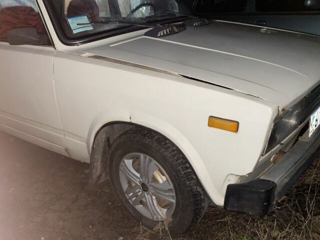 Белый ВАЗ 2107, объемом двигателя 1.5 л и пробегом 3 тыс. км за 600 $, фото 2 на Automoto.ua