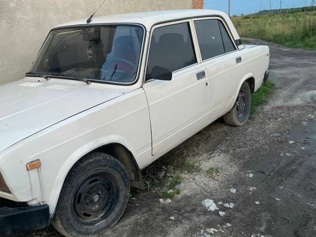 Белый ВАЗ 2107, объемом двигателя 1.5 л и пробегом 14 тыс. км за 301 $, фото 1 на Automoto.ua