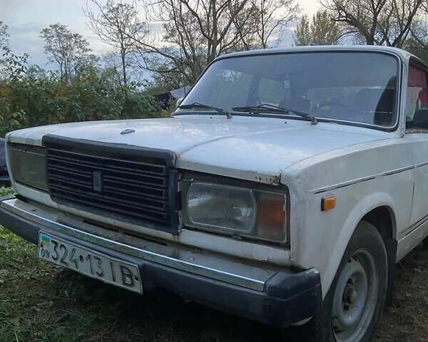 ВАЗ 2107 1989 в Черновцах на Automoto.ua Белый ВАЗ 2107, объемом двигателя 0 л и пробегом 82 тыс. км за 713 $, фото 5 на Automoto.ua