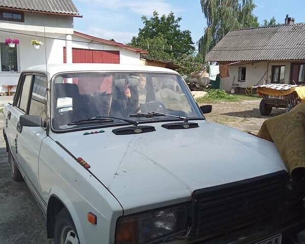 Белый ВАЗ 2107, объемом двигателя 1.5 л и пробегом 236 тыс. км за 500 $, фото 1 на Automoto.ua