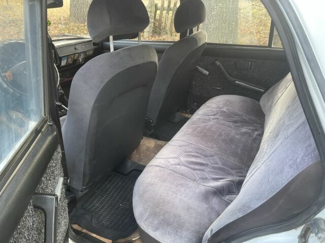 ВАЗ 2107 1989 в Калиновке на Automoto.ua Белый ВАЗ 2107, объемом двигателя 0 л и пробегом 777 тыс. км за 900 $, фото 6 на Automoto.ua