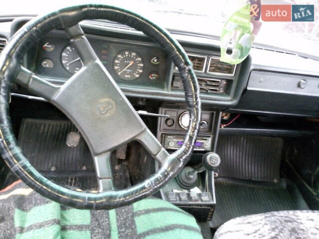Белый ВАЗ 2107, объемом двигателя 1.5 л и пробегом 180 тыс. км за 471 $, фото 2 на Automoto.ua