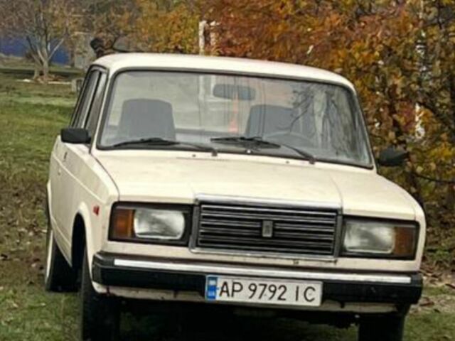 Белый ВАЗ 2107, объемом двигателя 1.5 л и пробегом 222 тыс. км за 591 $, фото 3 на Automoto.ua