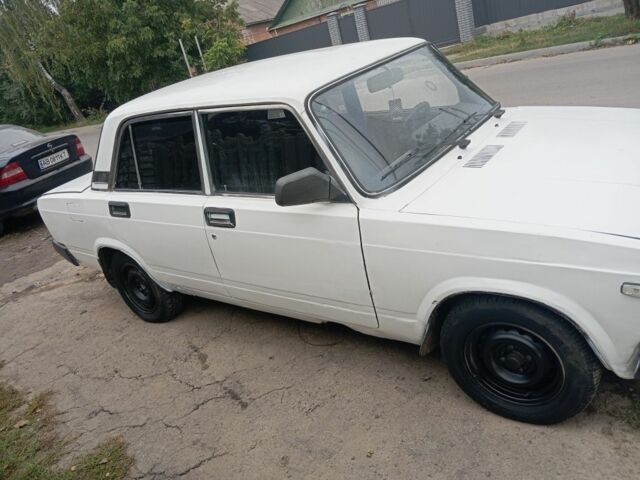 Білий ВАЗ 2107, об'ємом двигуна 0 л та пробігом 100 тис. км за 604 $, фото 1 на Automoto.ua