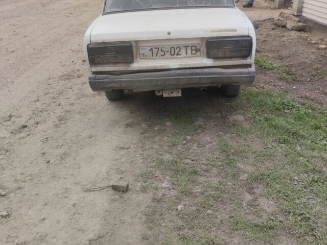 Белый ВАЗ 2107, объемом двигателя 0 л и пробегом 45 тыс. км за 411 $, фото 2 на Automoto.ua
