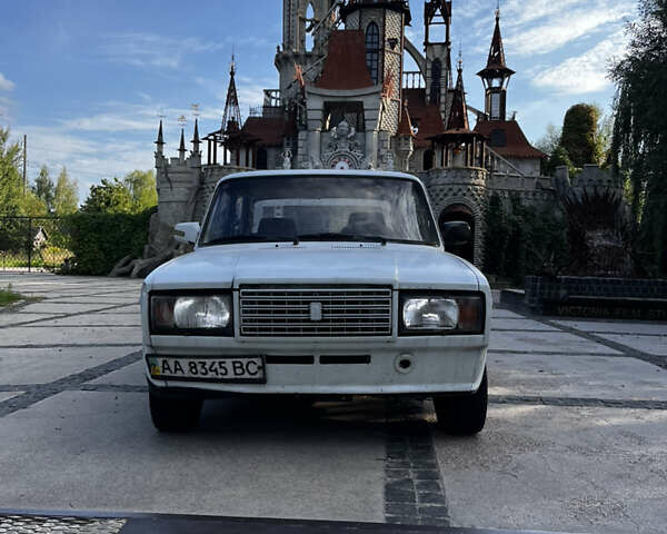 Белый ВАЗ 2107, объемом двигателя 1.5 л и пробегом 30 тыс. км за 700 $, фото 1 на Automoto.ua