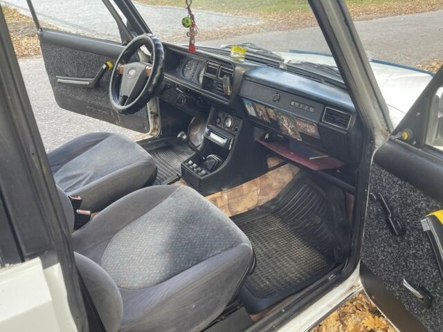 ВАЗ 2107 1989 в Калиновке на Automoto.ua Белый ВАЗ 2107, объемом двигателя 0 л и пробегом 777 тыс. км за 900 $, фото 4 на Automoto.ua