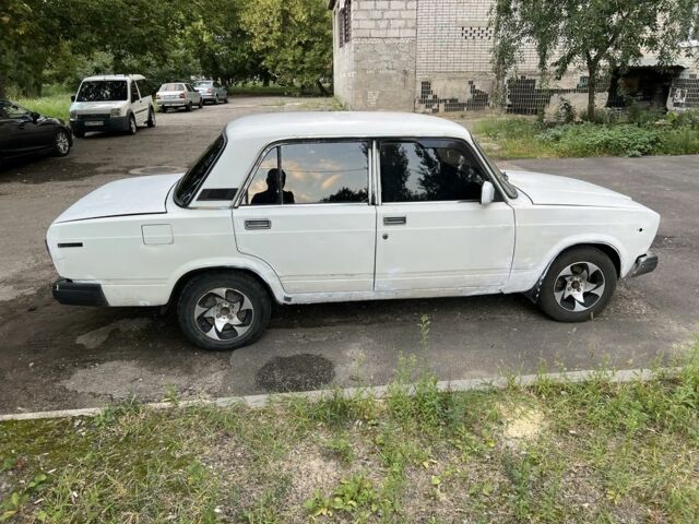 Белый ВАЗ 2107, объемом двигателя 1.5 л и пробегом 2 тыс. км за 550 $, фото 2 на Automoto.ua