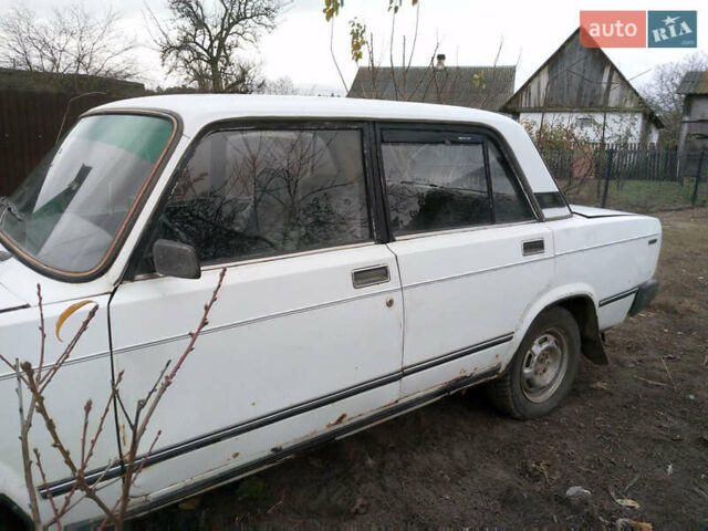 Белый ВАЗ 2107, объемом двигателя 1.5 л и пробегом 180 тыс. км за 471 $, фото 7 на Automoto.ua