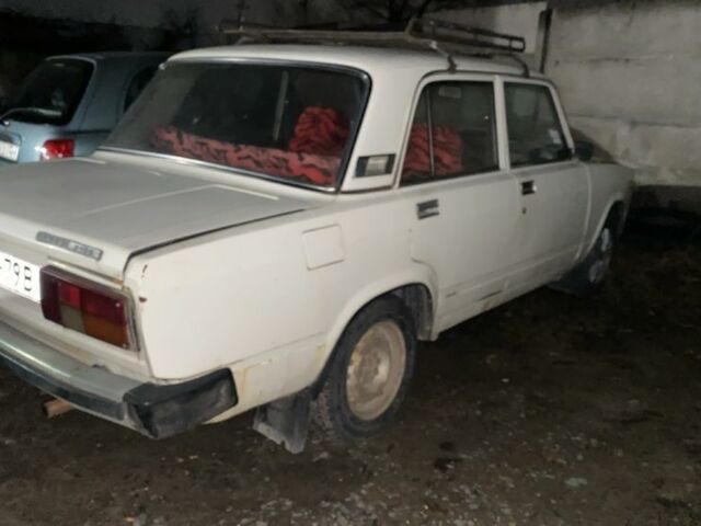 Белый ВАЗ 2107, объемом двигателя 1.5 л и пробегом 3 тыс. км за 600 $, фото 3 на Automoto.ua