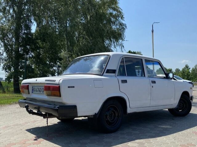 Белый ВАЗ 2107, объемом двигателя 1.5 л и пробегом 100 тыс. км за 961 $, фото 2 на Automoto.ua