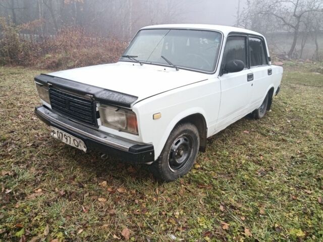 Белый ВАЗ 2107, объемом двигателя 0 л и пробегом 100 тыс. км за 450 $, фото 4 на Automoto.ua