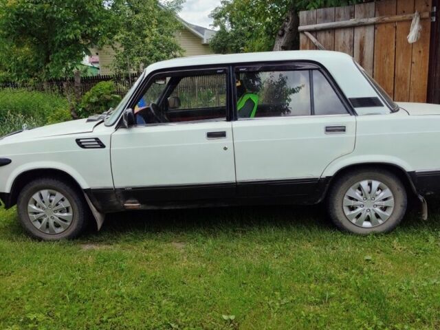 Белый ВАЗ 2107, объемом двигателя 0 л и пробегом 16 тыс. км за 842 $, фото 3 на Automoto.ua