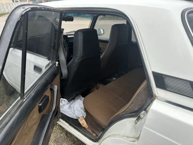 Белый ВАЗ 2107, объемом двигателя 1.5 л и пробегом 200 тыс. км за 600 $, фото 4 на Automoto.ua