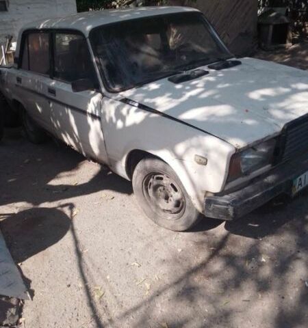 Белый ВАЗ 2107, объемом двигателя 1.5 л и пробегом 300 тыс. км за 605 $, фото 5 на Automoto.ua
