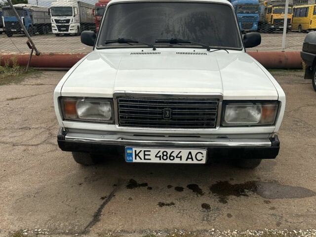Белый ВАЗ 2107, объемом двигателя 1.5 л и пробегом 140 тыс. км за 1100 $, фото 1 на Automoto.ua