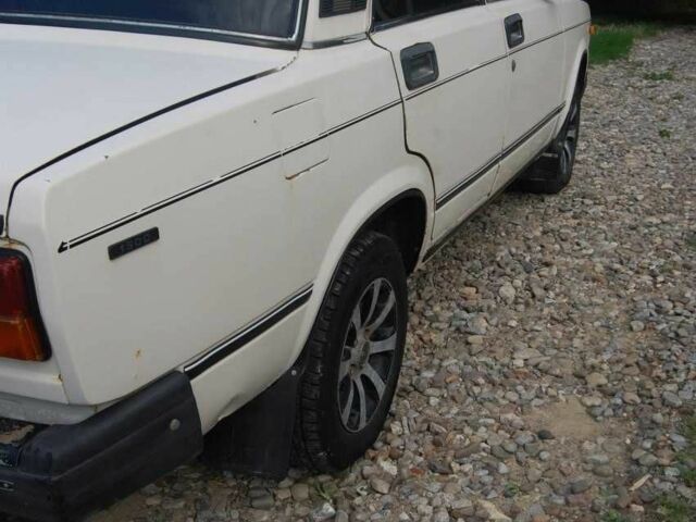 Белый ВАЗ 2107, объемом двигателя 1.6 л и пробегом 82 тыс. км за 1000 $, фото 5 на Automoto.ua