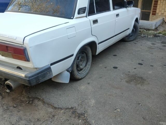 ВАЗ 2107 1990 в Татарбунарах на Automoto.ua Белый ВАЗ 2107, объемом двигателя 1.5 л и пробегом 56 тыс. км за 1000 $, фото 3 на Automoto.ua