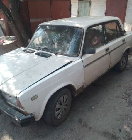 Белый ВАЗ 2107, объемом двигателя 1.5 л и пробегом 300 тыс. км за 605 $, фото 7 на Automoto.ua