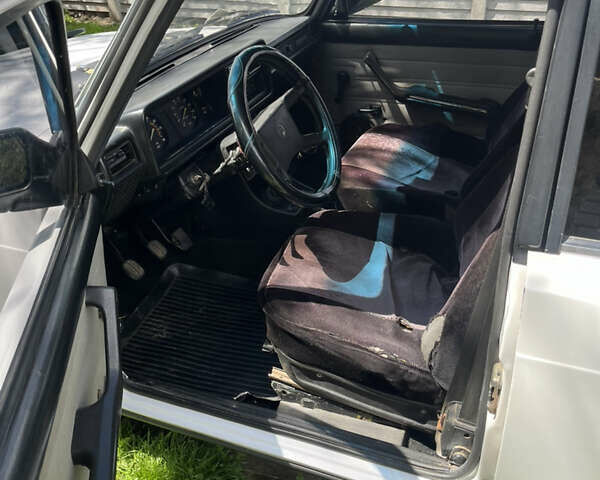 Белый ВАЗ 2107, объемом двигателя 1.3 л и пробегом 200 тыс. км за 999 $, фото 5 на Automoto.ua