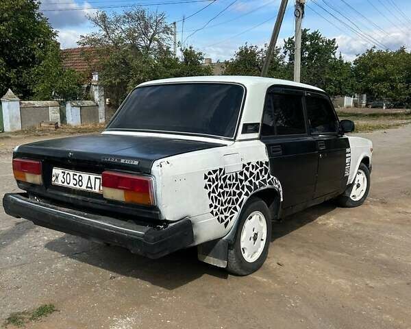 Белый ВАЗ 2107, объемом двигателя 1.6 л и пробегом 200 тыс. км за 850 $, фото 2 на Automoto.ua