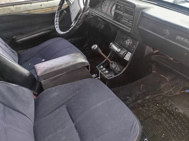 Белый ВАЗ 2107, объемом двигателя 0 л и пробегом 100 тыс. км за 450 $, фото 2 на Automoto.ua