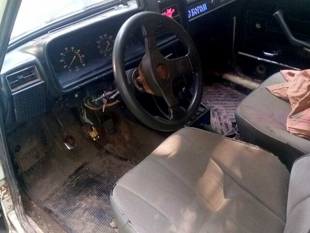 Белый ВАЗ 2107, объемом двигателя 1.6 л и пробегом 383 тыс. км за 360 $, фото 2 на Automoto.ua