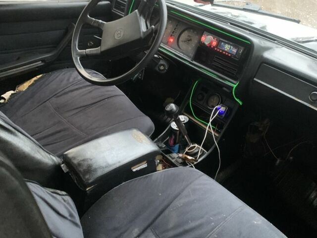 Белый ВАЗ 2107, объемом двигателя 1.3 л и пробегом 25 тыс. км за 520 $, фото 5 на Automoto.ua