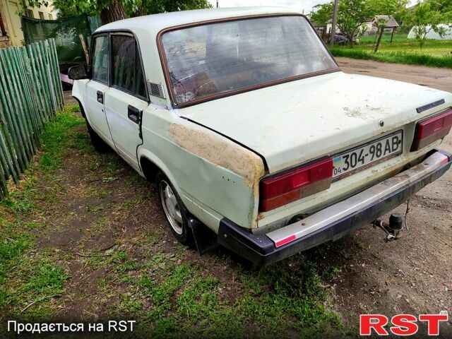 Белый ВАЗ 2107, объемом двигателя 1.6 л и пробегом 315 тыс. км за 300 $, фото 1 на Automoto.ua