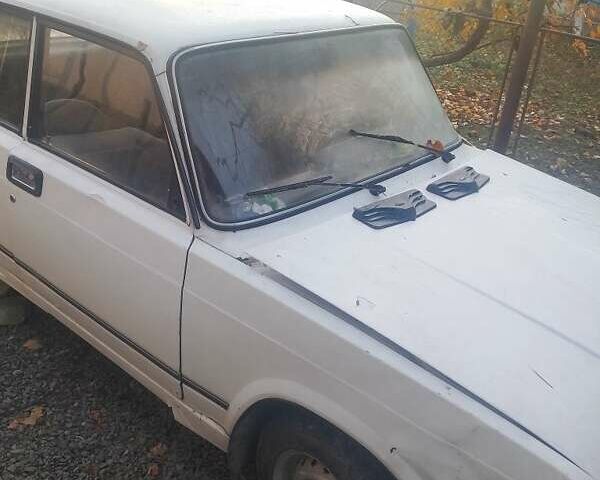 Белый ВАЗ 2107, объемом двигателя 0 л и пробегом 70 тыс. км за 239 $, фото 2 на Automoto.ua