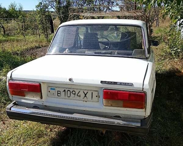 Белый ВАЗ 2107, объемом двигателя 1.5 л и пробегом 181 тыс. км за 450 $, фото 2 на Automoto.ua