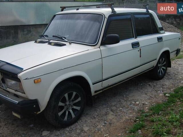 Белый ВАЗ 2107, объемом двигателя 1.6 л и пробегом 82 тыс. км за 1000 $, фото 2 на Automoto.ua