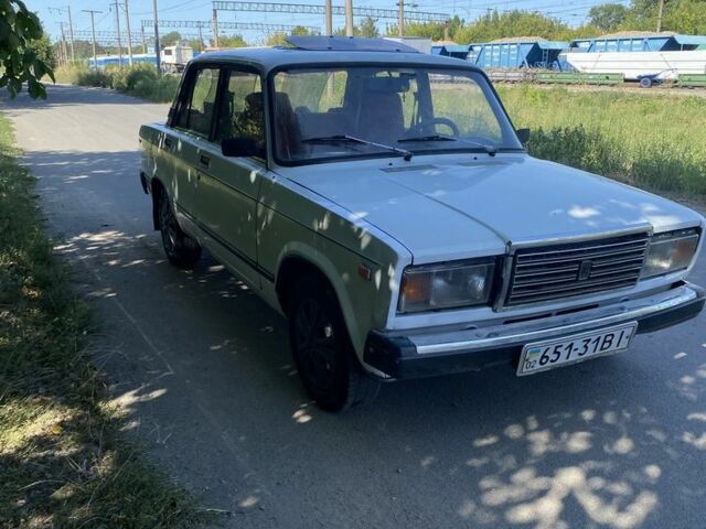 Белый ВАЗ 2107, объемом двигателя 1.5 л и пробегом 65 тыс. км за 700 $, фото 2 на Automoto.ua