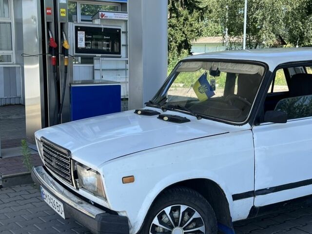Белый ВАЗ 2107, объемом двигателя 1.5 л и пробегом 140 тыс. км за 601 $, фото 1 на Automoto.ua