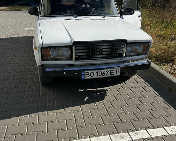 Белый ВАЗ 2107, объемом двигателя 1.5 л и пробегом 100 тыс. км за 500 $, фото 1 на Automoto.ua