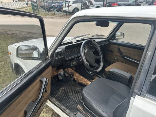 Белый ВАЗ 2107, объемом двигателя 1.5 л и пробегом 200 тыс. км за 600 $, фото 3 на Automoto.ua