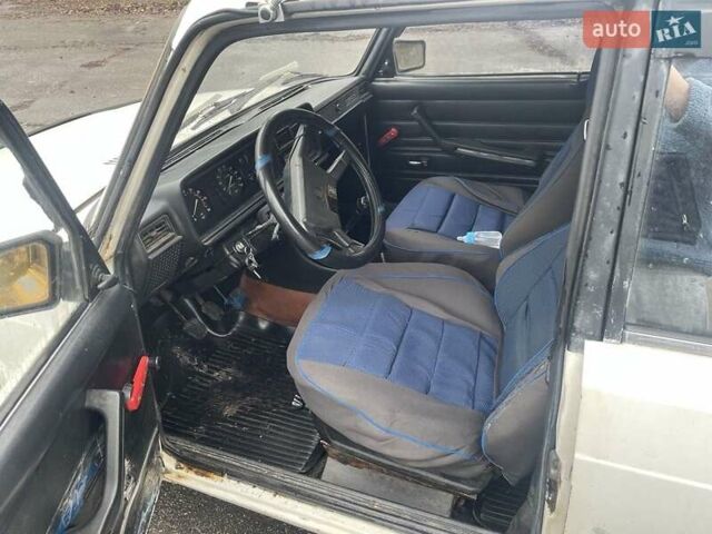 Белый ВАЗ 2107, объемом двигателя 1.6 л и пробегом 100 тыс. км за 638 $, фото 3 на Automoto.ua