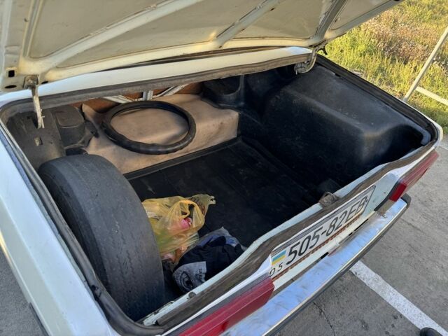 ВАЗ 2107 1990 в Краматорске на Automoto.ua Белый ВАЗ 2107, объемом двигателя 1.5 л и пробегом 90 тыс. км за 663 $, фото 4 на Automoto.ua