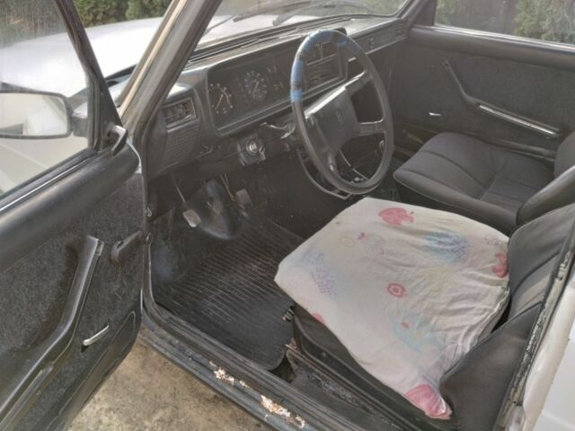 Белый ВАЗ 2107, объемом двигателя 1 л и пробегом 24 тыс. км за 650 $, фото 4 на Automoto.ua