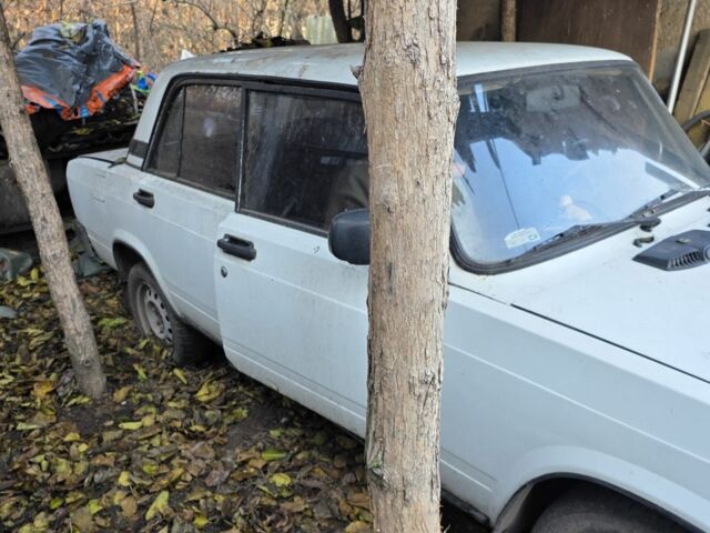 Белый ВАЗ 2107, объемом двигателя 1.5 л и пробегом 1 тыс. км за 899 $, фото 1 на Automoto.ua