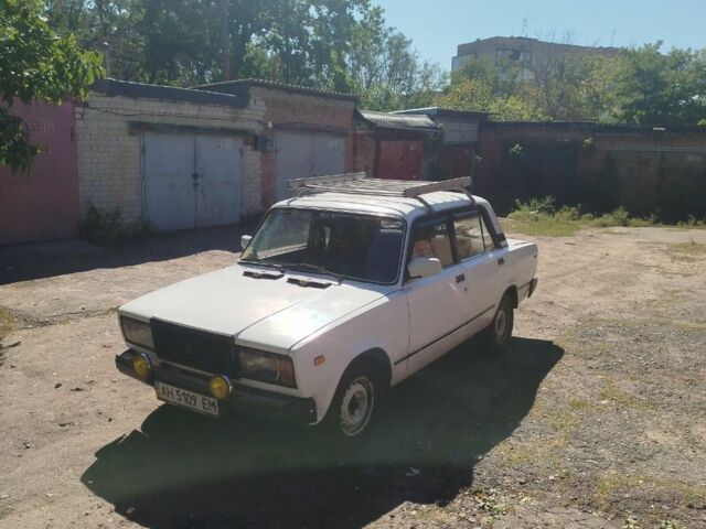 Білий ВАЗ 2107, об'ємом двигуна 5 л та пробігом 70 тис. км за 1000 $, фото 4 на Automoto.ua