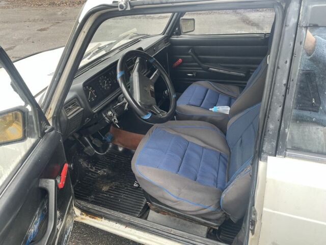 Білий ВАЗ 2107, об'ємом двигуна 1.6 л та пробігом 100 тис. км за 638 $, фото 4 на Automoto.ua